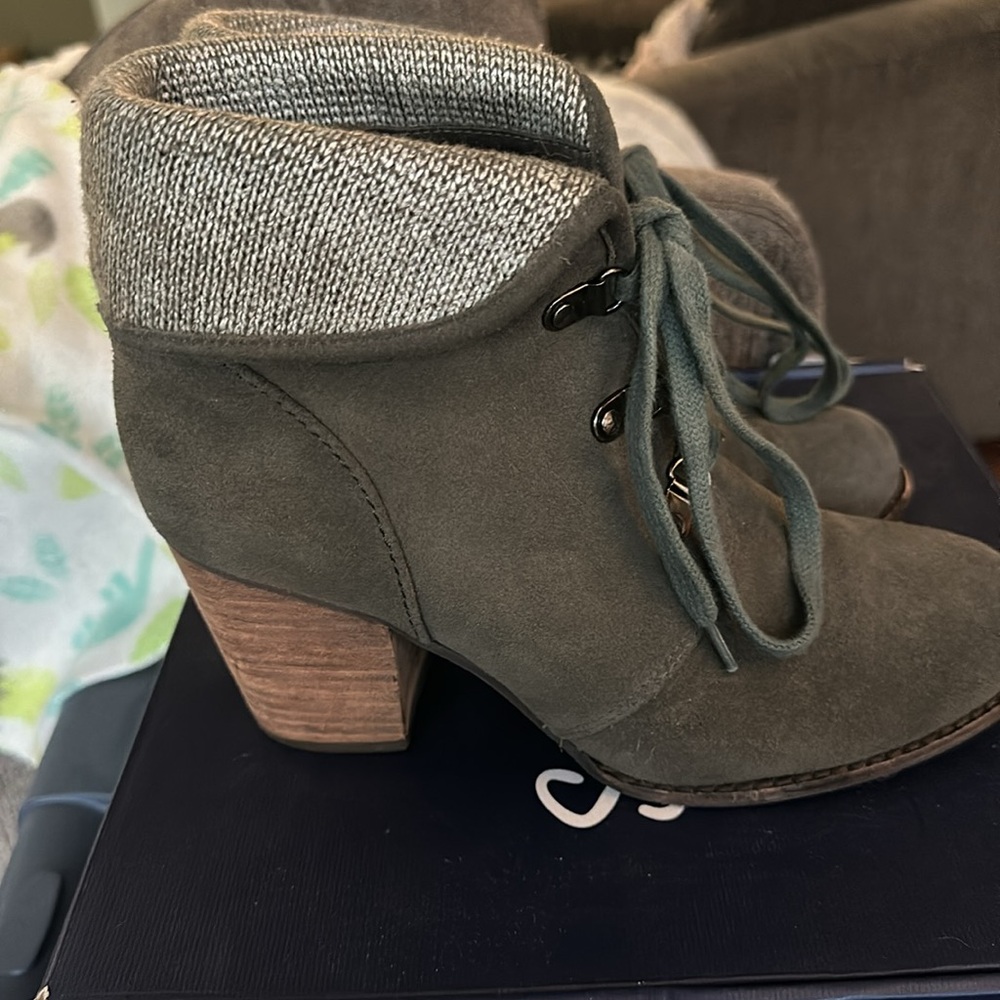 Splendid Lyon Olive Suede Lace Up Ankle Boots size 7.5